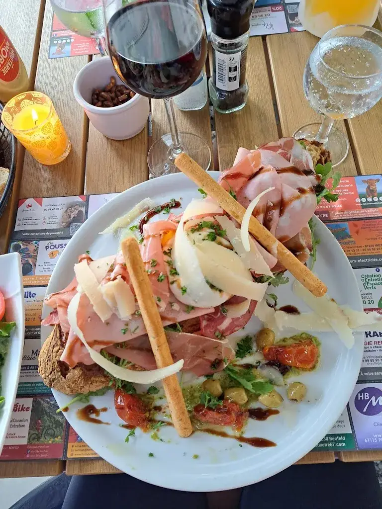 Peter van den Ende_Aux Délices de la Coccinelle_Huttenheim_review