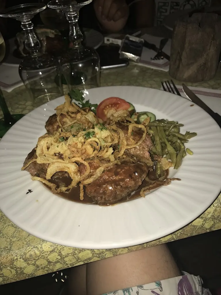 Vlad Sterian_Le Pastoral_Huttenheim_review