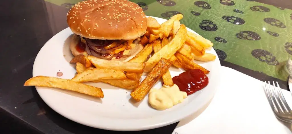 roland hirsch_A l'Ancienne Forge_Kertzfeld_review