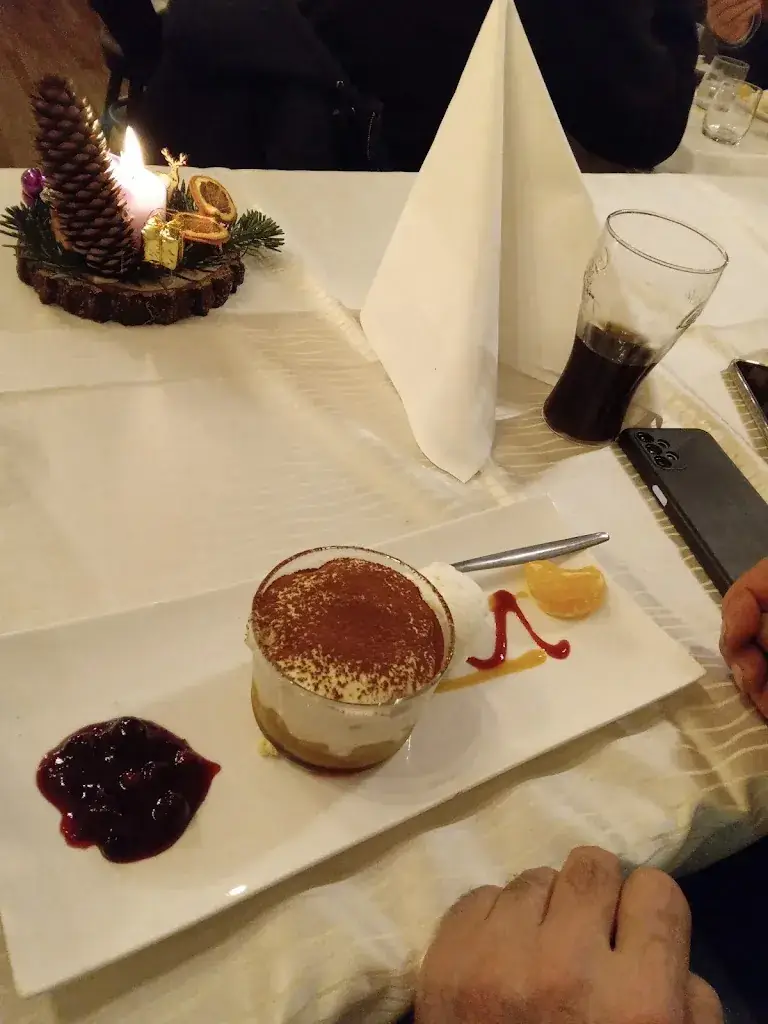 Валя Майстренко_The court sparrows_Westhouse_review