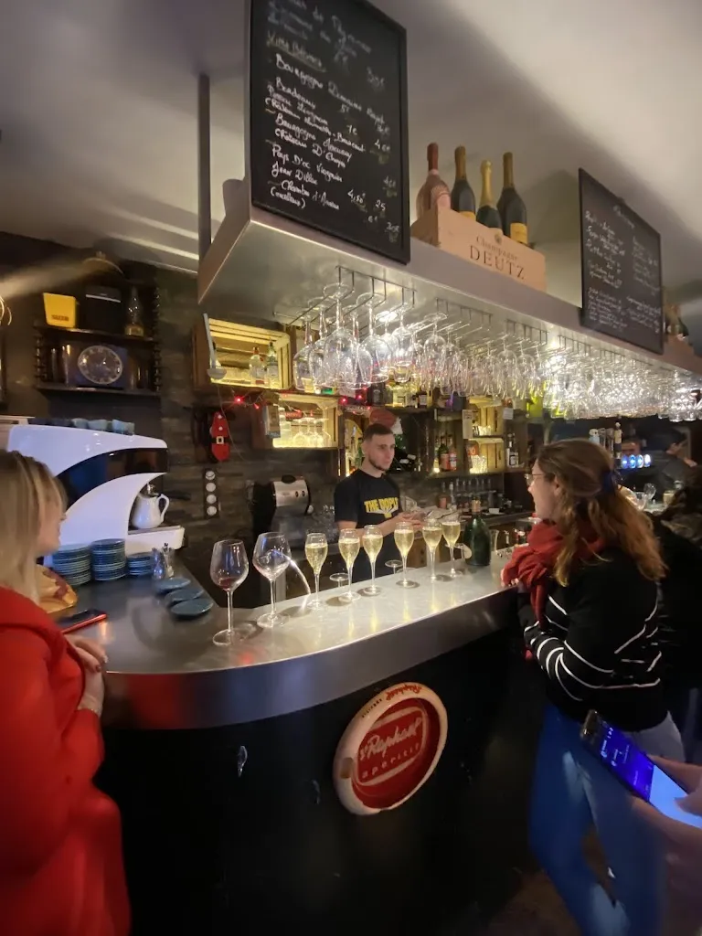 Lara Feitosa Martins_L'Estanco Restaurant Bar Tapas_Chamalières_review