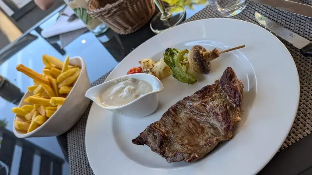 A. W._Le Mehditerranée_Forbach_review