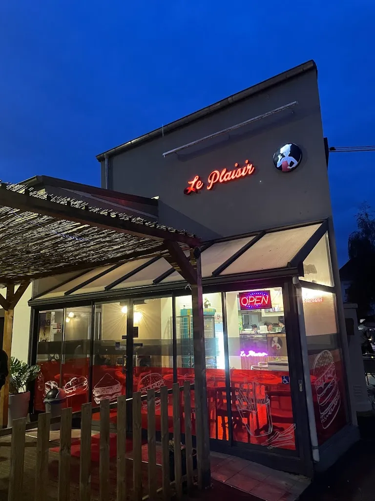 𝑳𝒆 𝑷𝒍𝒂𝒊𝒔𝒊𝒓 restaurant in Forbach
