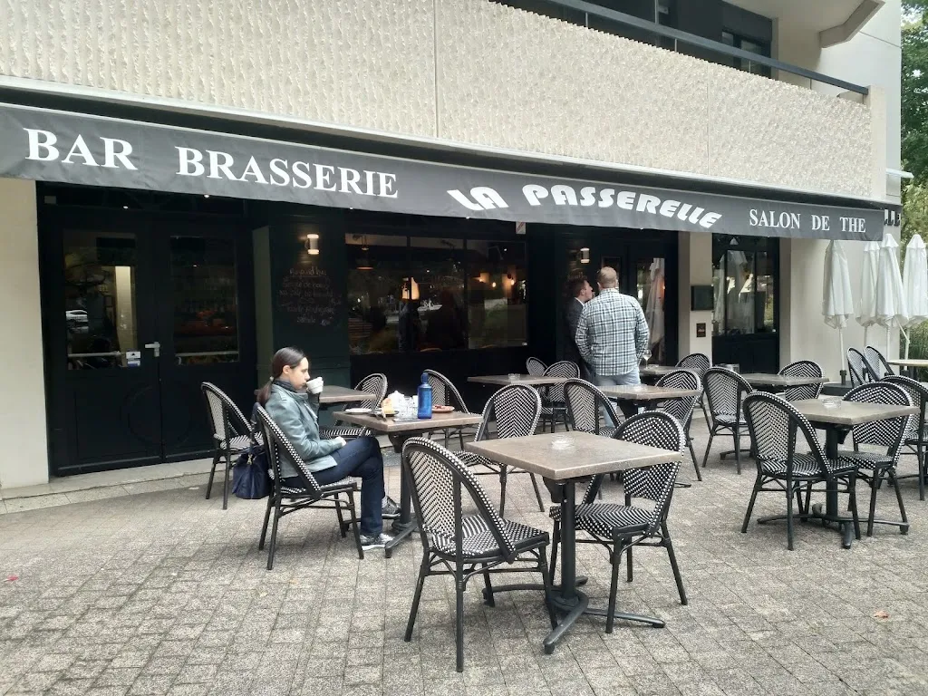 Olga Skailes_La Passerelle_Chamalières_review