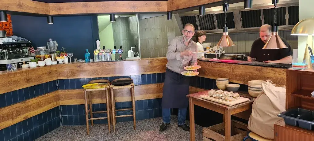 Michel-Robert REQUENA_Le moulin des Pierres Royat_Royat_review