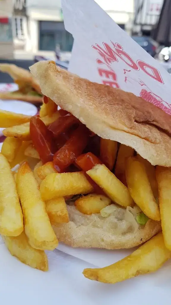 Laura Scholten_Au Petit rétro_Saint-Dizier_review