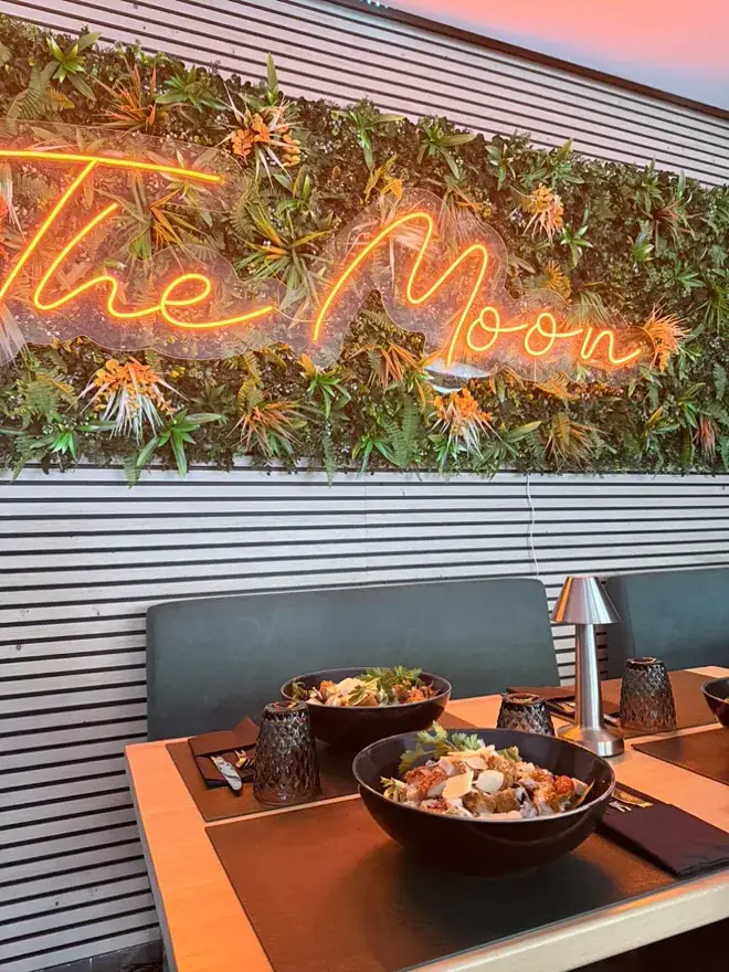 The moon_Bischheim_slider_image_3