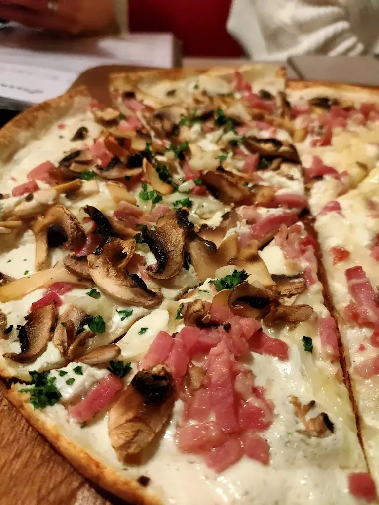 Marina JULIAN_La Cigogne_Bischheim_review