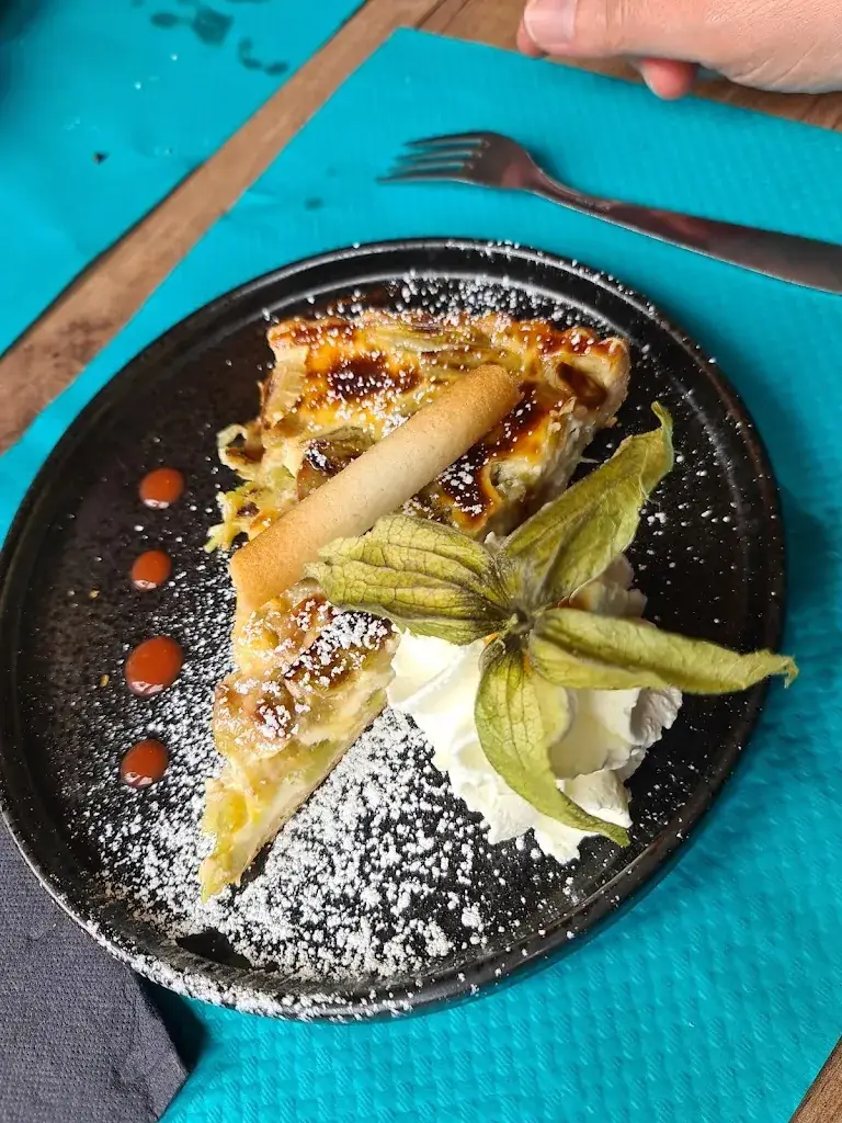 Sylvia_Auberge Lorraine_Waldhouse_review