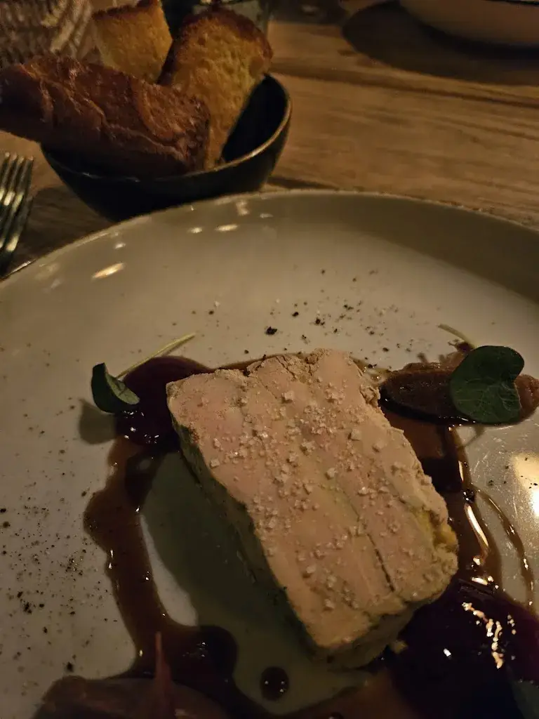 Christian Kmiotek_Elch Club-Restaurant_Luxembourg_review