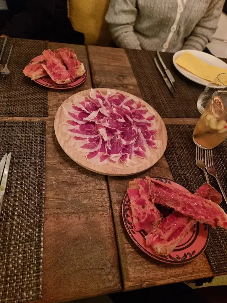 Janssen Liu_PODENCO Bodega_Luxembourg_review