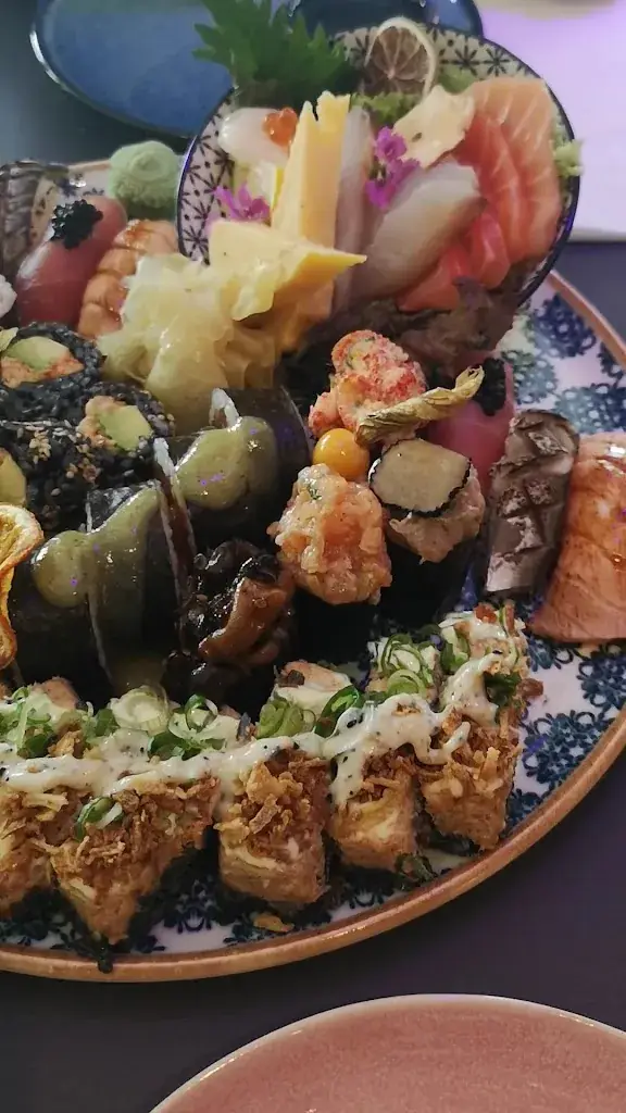 TZUKii Sushi_Luxembourg_slider_image_2