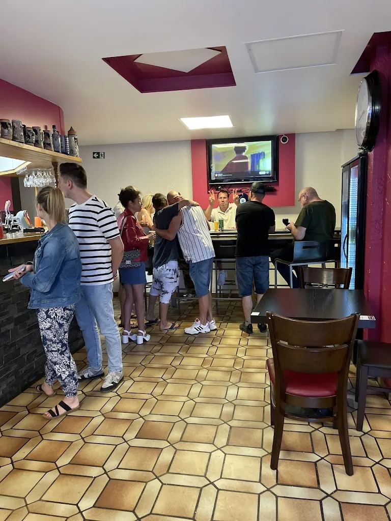 Les Petites Vadrouilleuses Du Beaujolais ROINEL_La Perle Bleue_Betschdorf_review