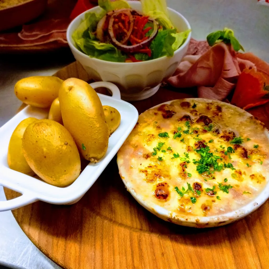 Restaurant la Cheminée_Châtel_slider_image_3