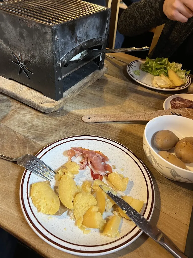 Alexey Subach_Chez Denis, Ferme Auberge d'Alpage_Châtel_review