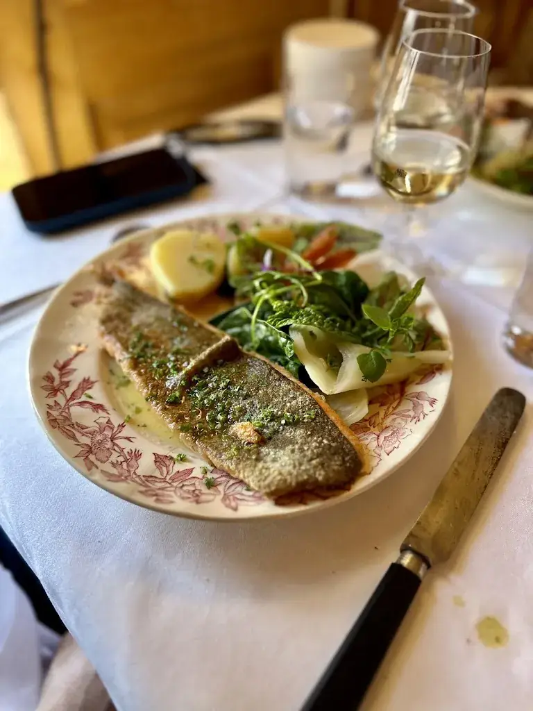 Rhea de Henning_Auberge des Montagnards_Bas-Intyamon_review