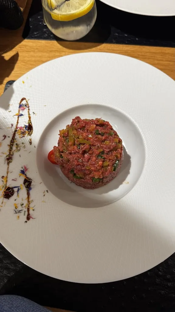 Julien Girardin_Auberge Aux 13 Cantons_Bulle_review