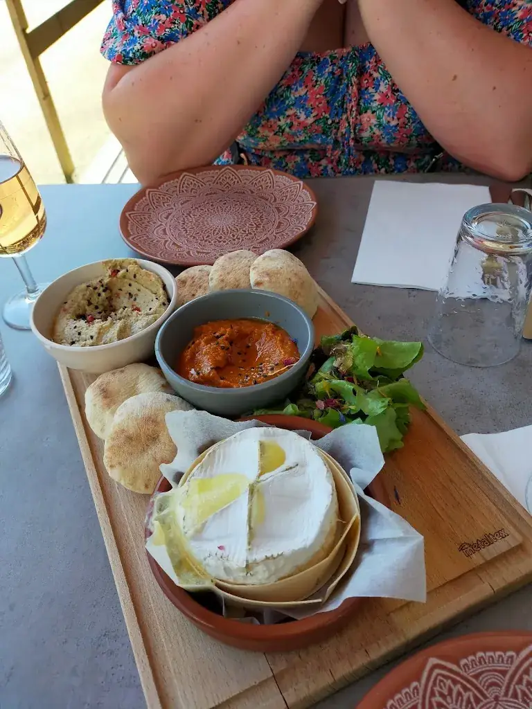 Joanne Champin_La Fine Goule_Pont-d'Ouilly_review