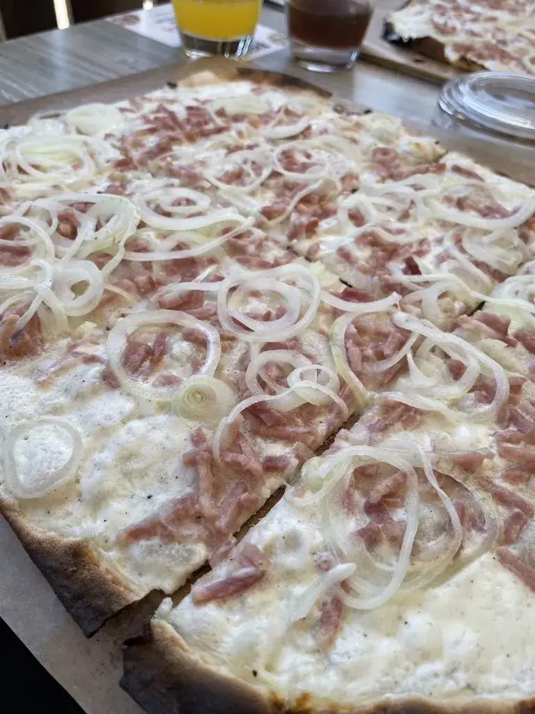 Johannes_La Petite Suisse - Bar / Restaurant / Traiteur_Éguelshardt_review