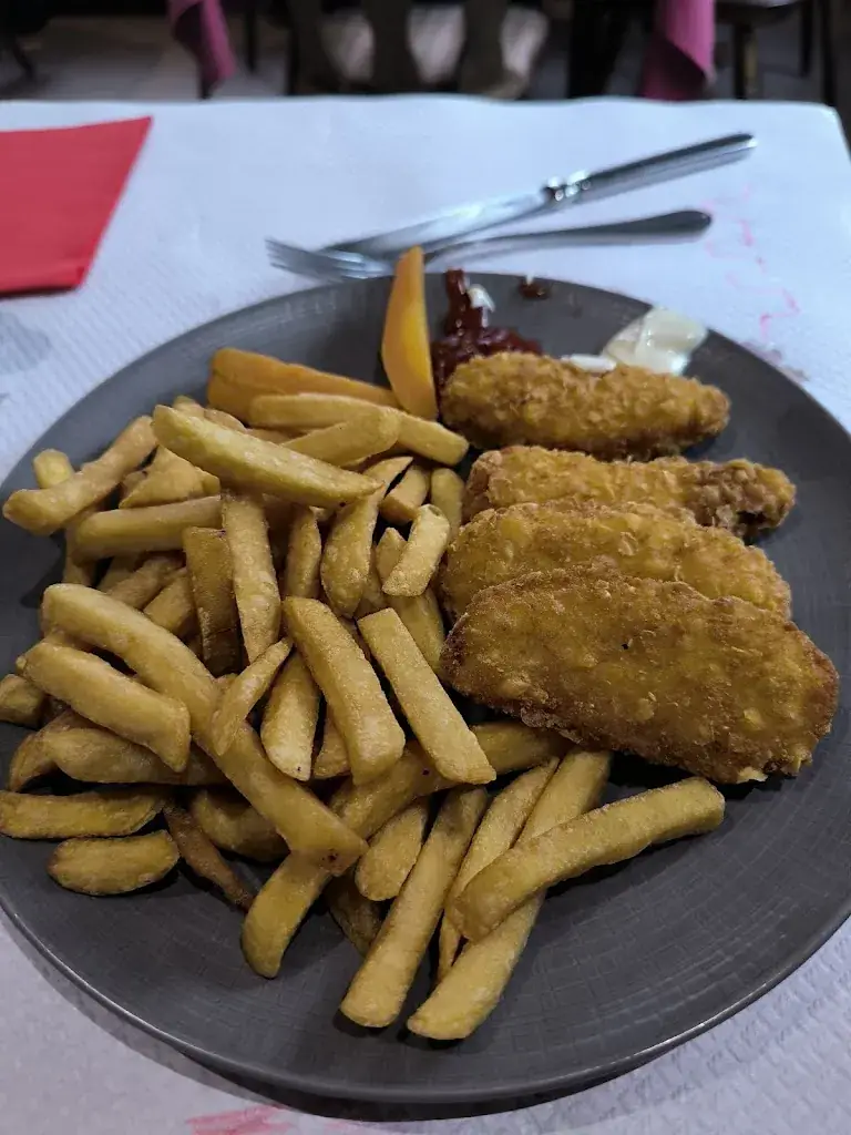 Samantha Lang_La Petite Suisse - Bar / Restaurant / Traiteur_Éguelshardt_review