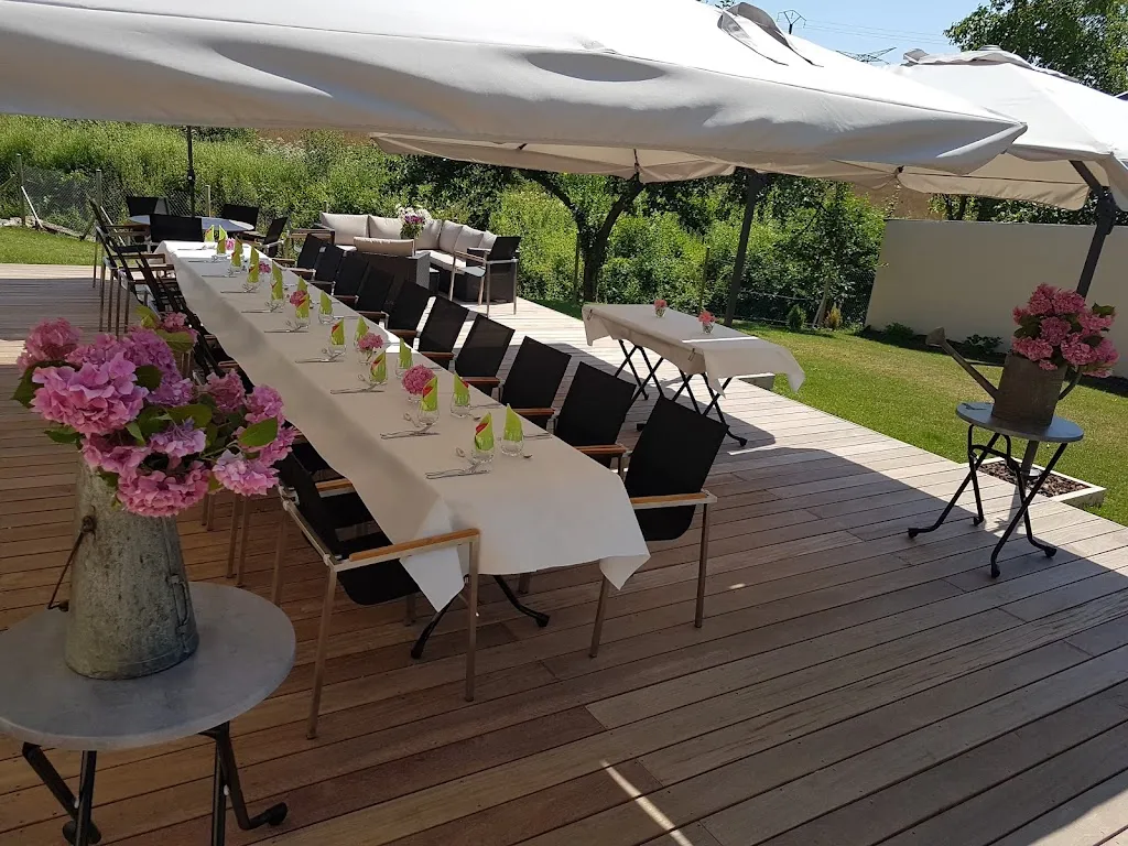 La villa des roses restaurant in Dommartin-sous-Amance