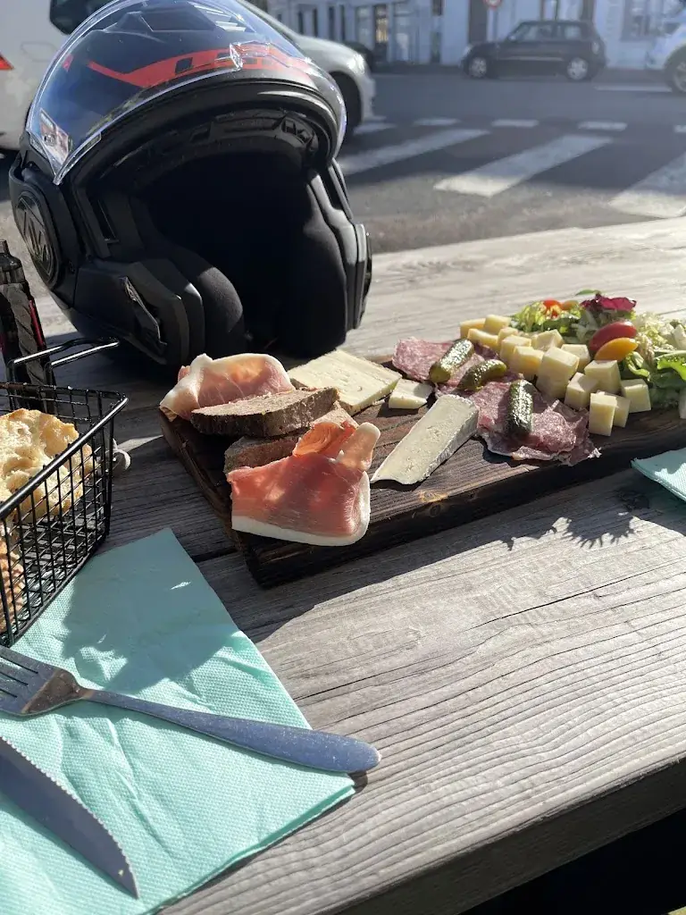 Jordan CLAUDE_La Passerelle_Pont-à-Mousson_review