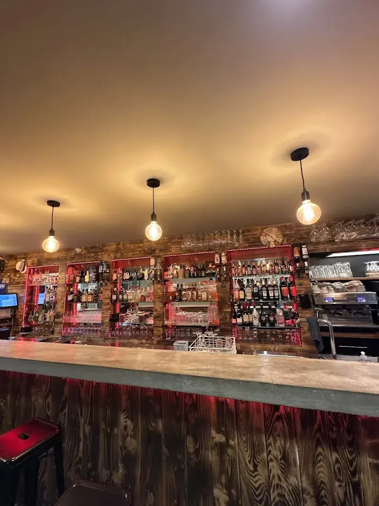 AYARI Adam_La Passerelle_Pont-à-Mousson_review