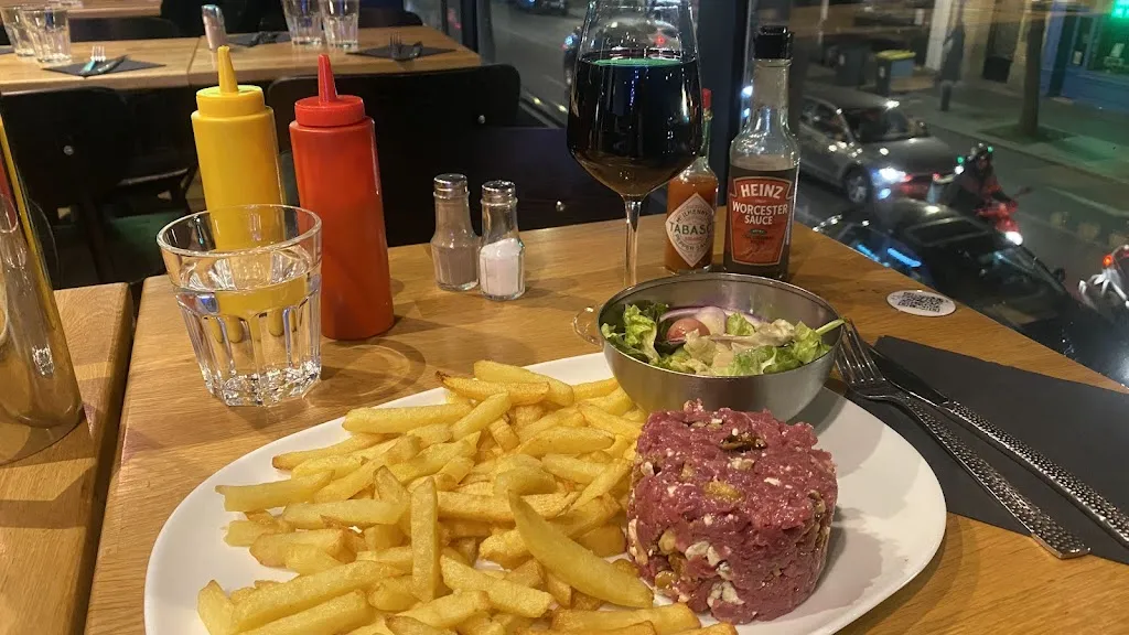 Borja de Altolaguirre_Madame Monsieur_Boulogne-Billancourt_review