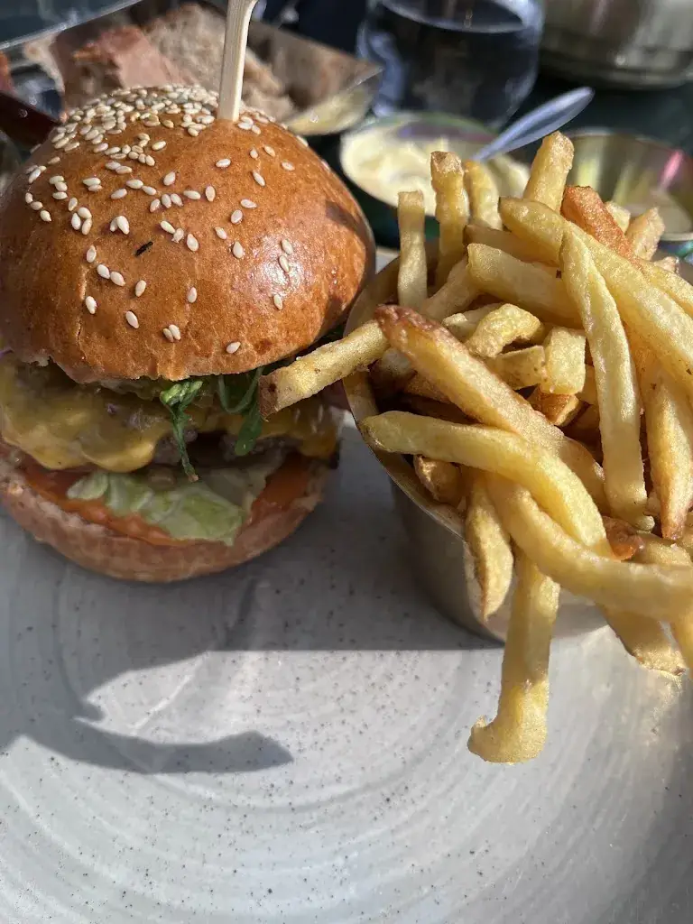 Riegmar “Ricky” Valies_Brasserie La Verrière_Boulogne-Billancourt_recensione