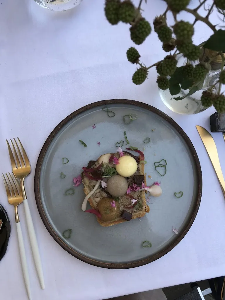 Mina Tsu_Eclosion Château Hôtel & Restaurant I St Paul en Jarez_Saint-Paul-en-Jarez_review