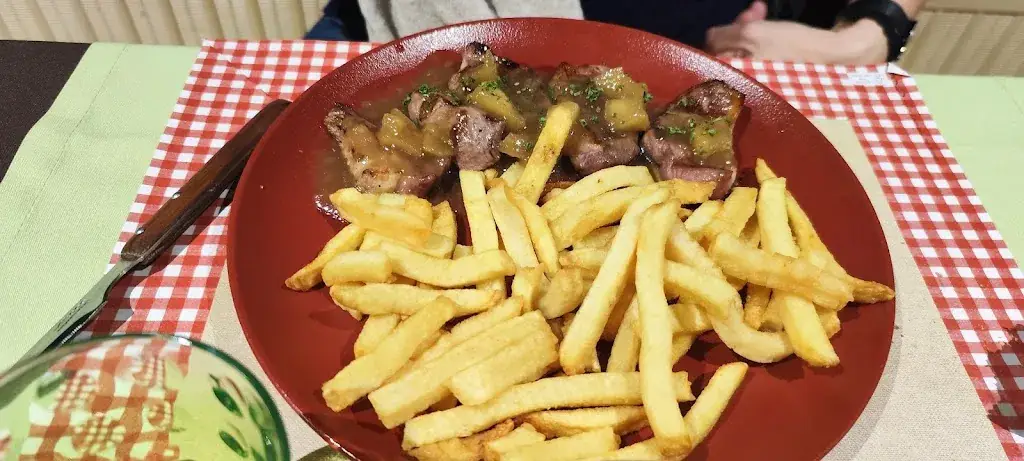 Frederic Alix_Logis Hôtel le Pan de Bois_Bréviandes_recensione