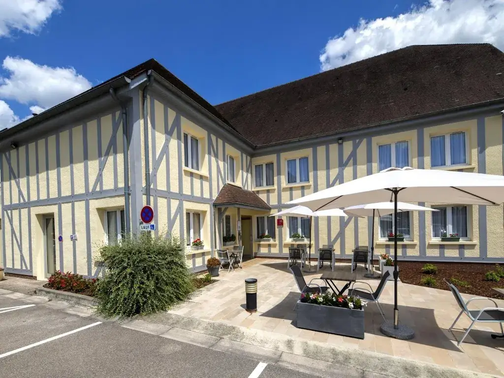 Logis Hôtel le Pan de Bois_Bréviandes_slider_image_1