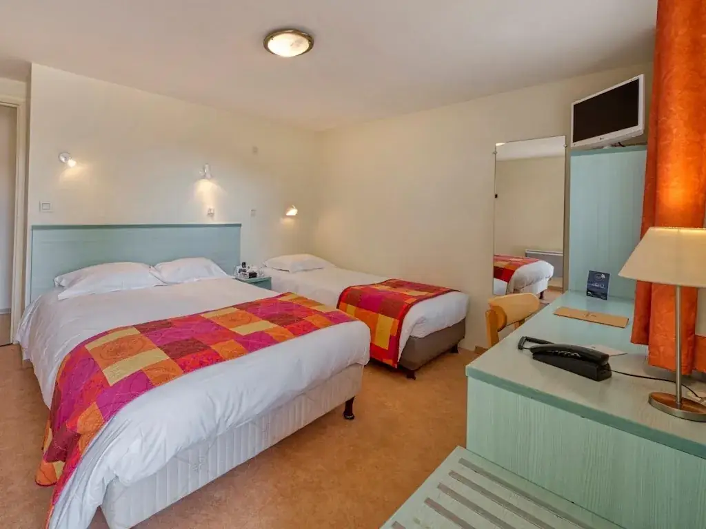 Logis Hôtel le Pan de Bois_Bréviandes_slider_image_2