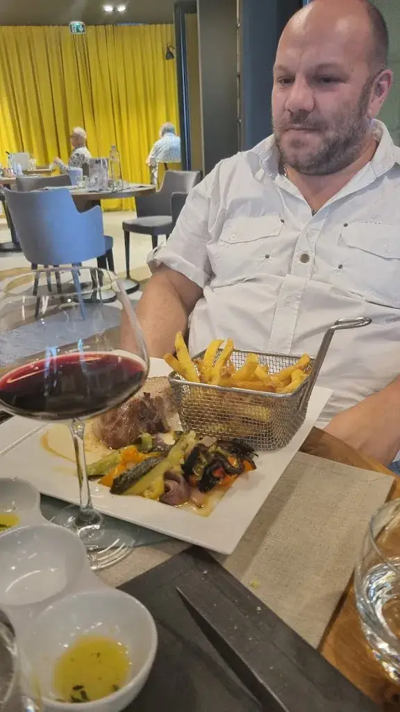 Maria Y PICCININ (M Y Piccinin)_Ô Talent - Restaurant - Bar Lounge_Bouzonville_reseña