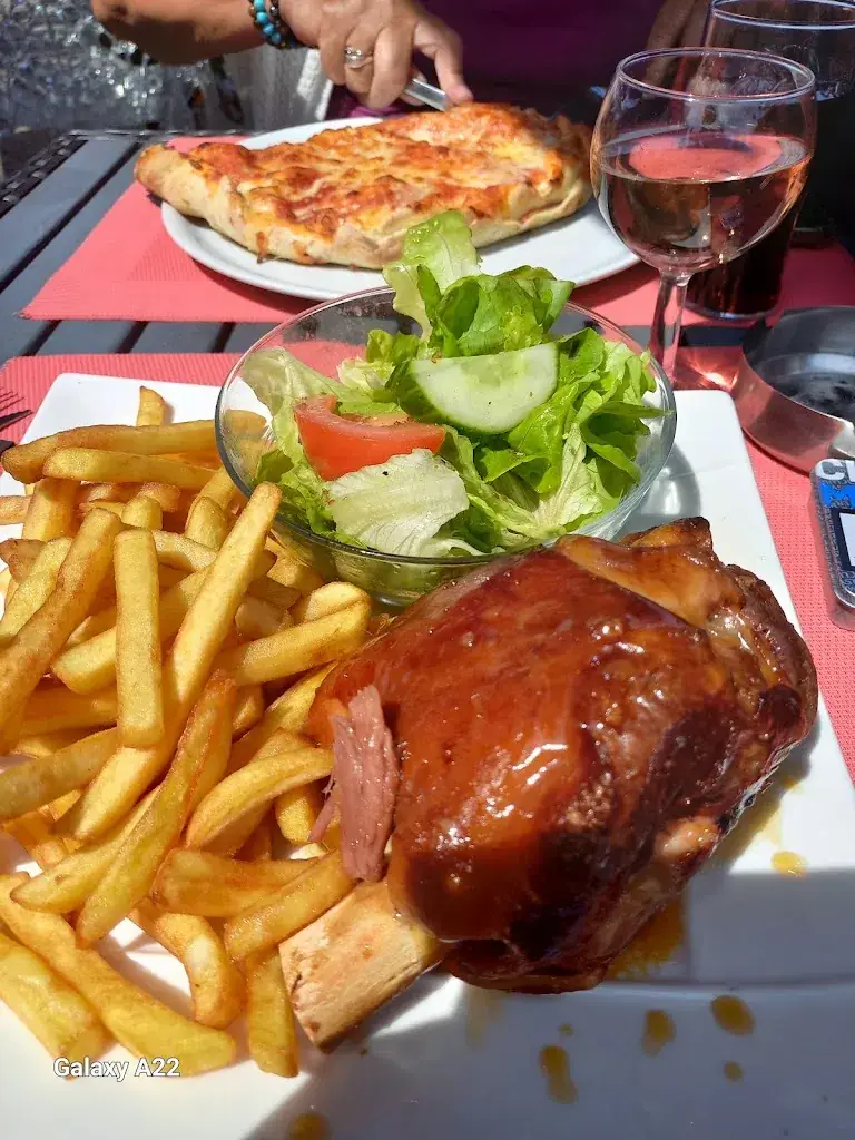 La terrasse de Popeye et Olive_Vaudreching_slider_image_3