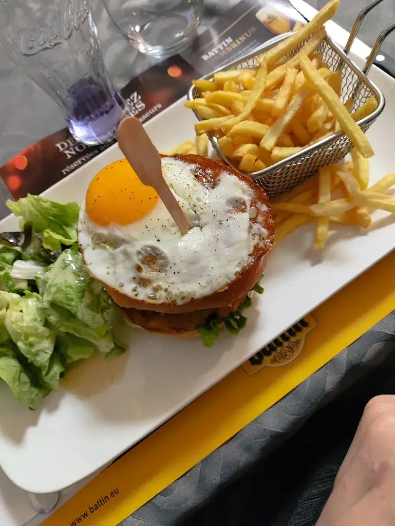 Patrick Liohutu_Le Cheval Blanc_Buzy-Darmont_reseña