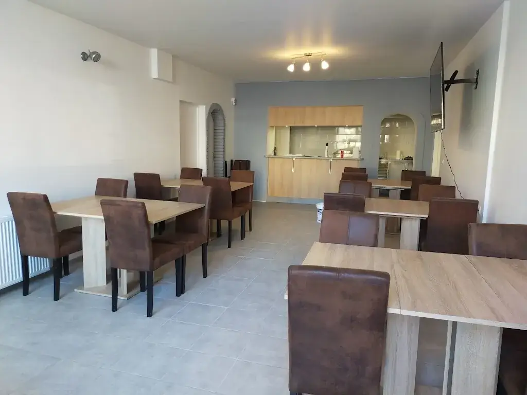 Resto de la place Restaurant in Étain