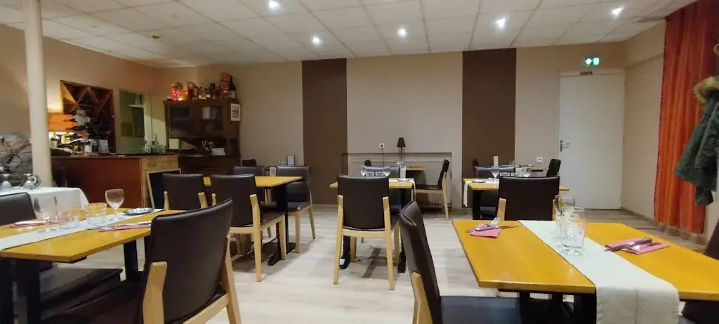 John Grainger_Hôtel de l'Agriculture_Bourbonne-les-Bains_review