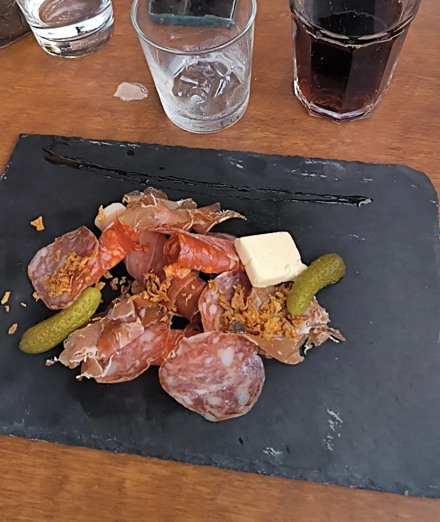 Contrino Léna_Restaurant La Cascade_Valla-en-Gier_recensione