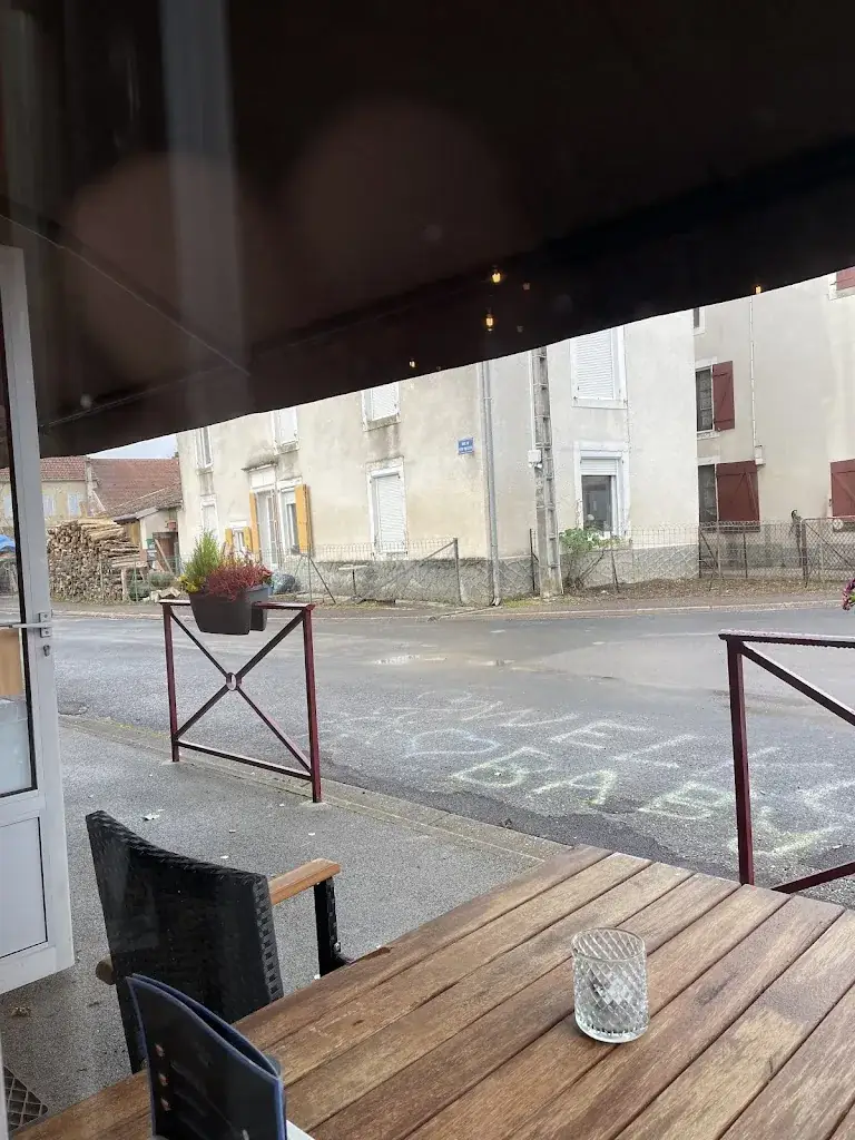 Opticshotsdotcom The Netherlands_Le Voilà - Bistrot & Chambres d'hôtes_Melay_review