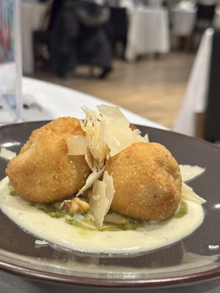 F Forest_Domaine des jardins suspendus_Rive-de-Gier_review