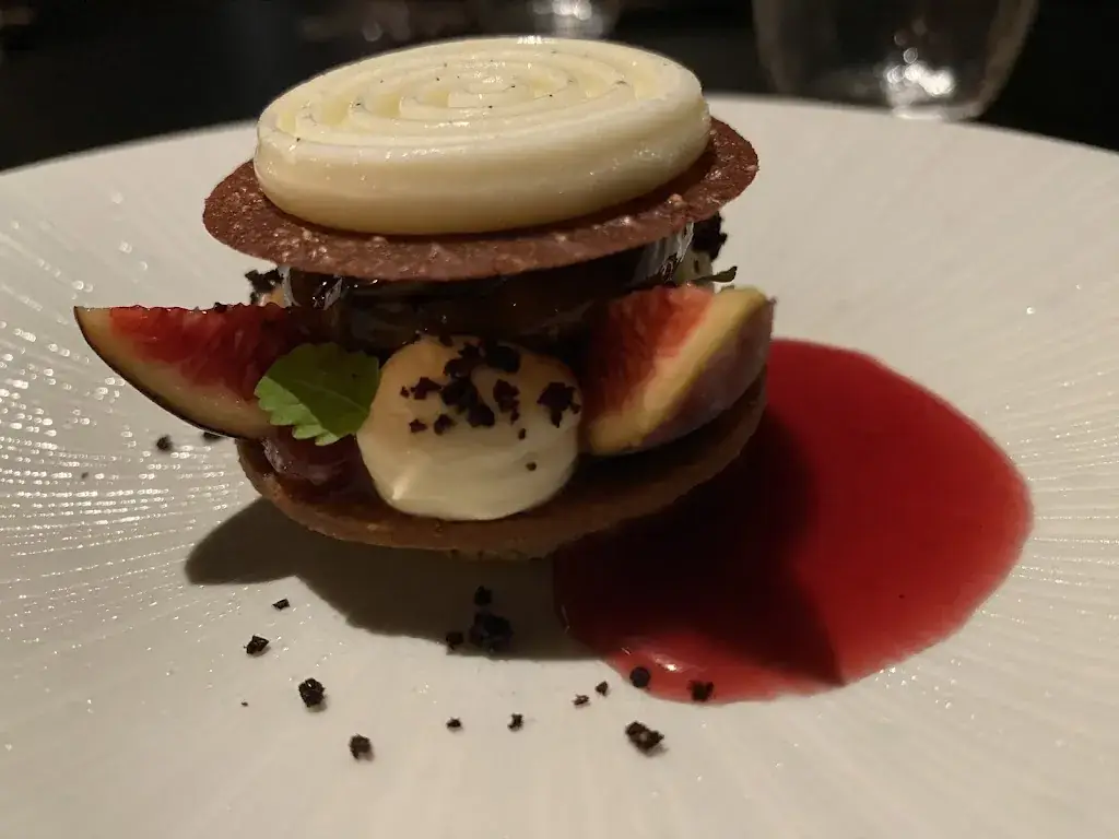 Irene Calder_Auprès du Clocher_Pommard_review