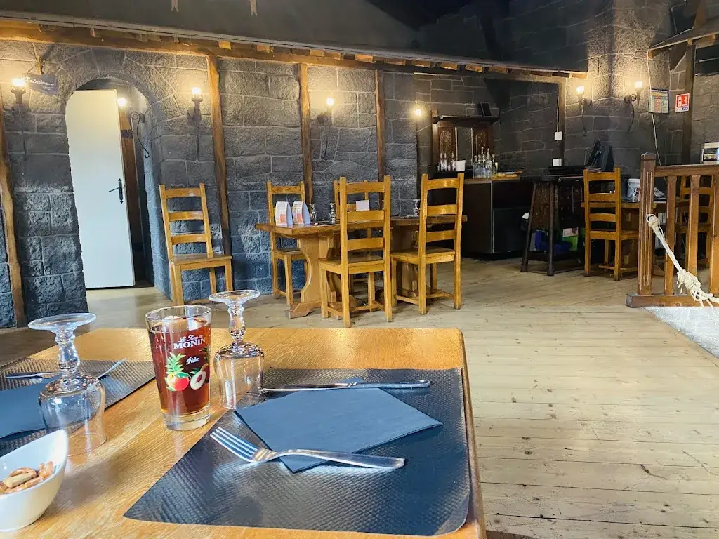 Maikel van Loon_Le Grimoire_Bruyères_review