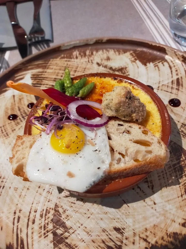 M I_Les Commis_Contrexéville_review