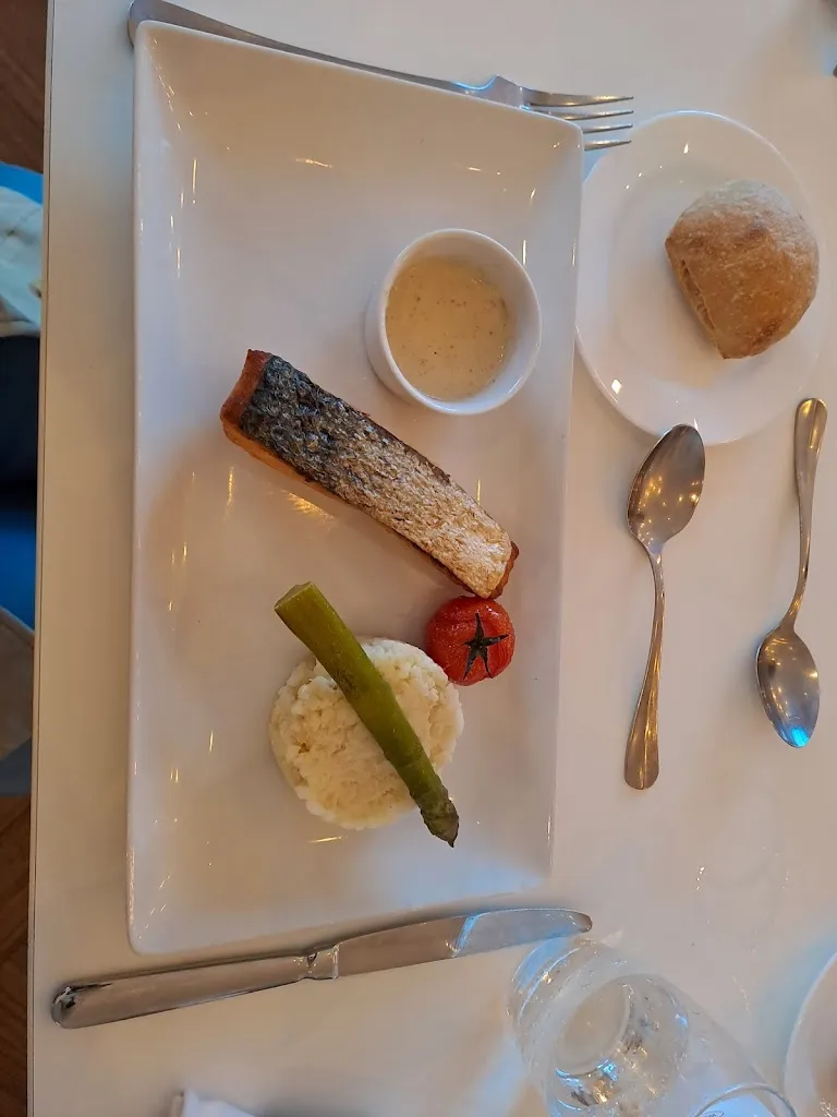 Sandra B._Restaurant Le COSMOPOLITAIN_Contrexéville_review