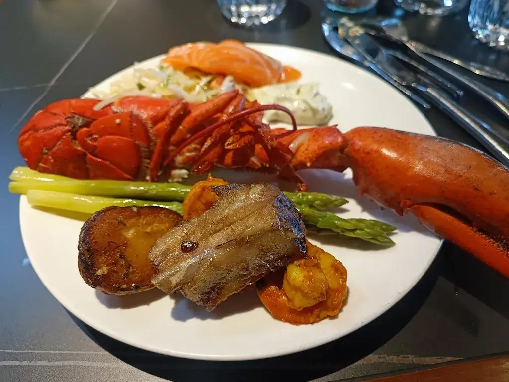 Hang Bui_Chez Vincent Restaurant buffet_Cernay-lès-Reims_review