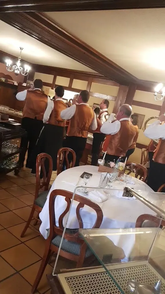 Logis Hôtel Restaurant Aux Comtes De Hanau ristorante a Ingwiller
