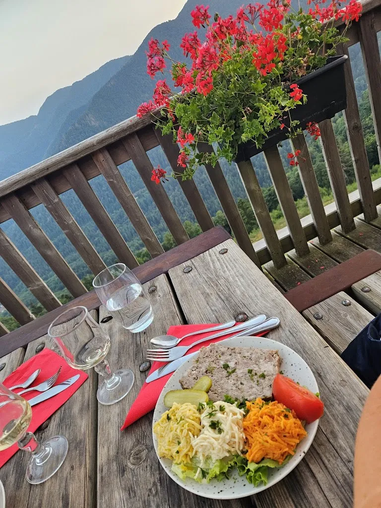 Izabella Gyorfi_Ferme-Auberge Gustiberg Urbès - Col de Bussang - Chambres en demi pension_Urbès_review