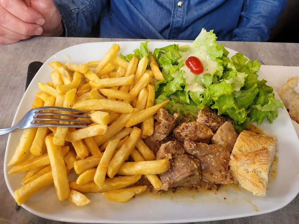 Ballanger Françoise_Brasserie Le Cardinal_L'Horme_review