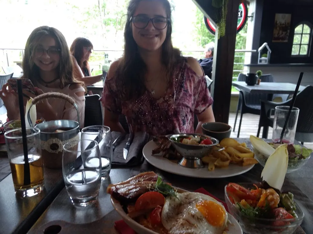 The 3 B. Lockwins_Sunelia Domaine de Champé_Bussang_review